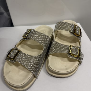 Sandales à paillettes avec boucles