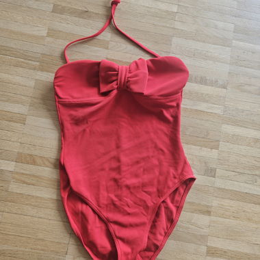 Roter Morgan Badeanzug