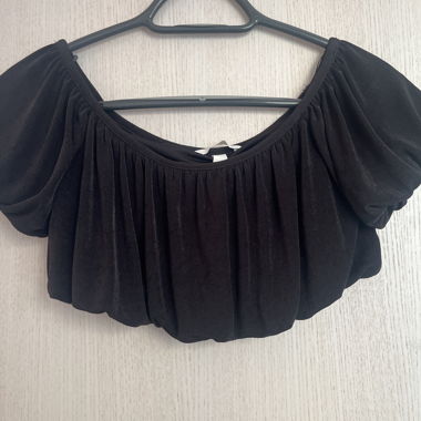 Top corto spalle scoperte