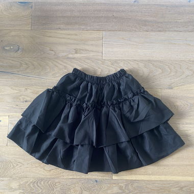 Schwarzes Rock mit Innenhose
