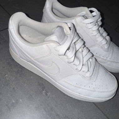 White Nike Court Vision low