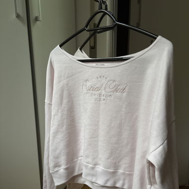 Off the shoulder Sweatshirt