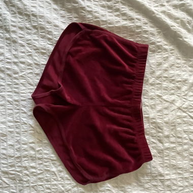 Bordeauxfarbene Hollister-Shorts Grösse M