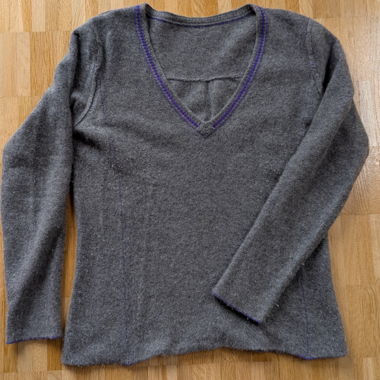 Maglione in Lana Grigia in Cashmere Grigio-Viola