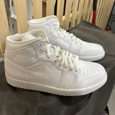 Nike Air Jordan 1 Mid Sneakers