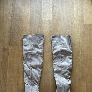 OVERKNEE BOOTS 