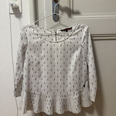 Weisse Bluse