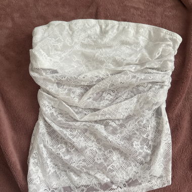 Weisses Spitzen-Top
