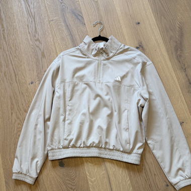 Top manches longues Adidas : Sportif et minimaliste