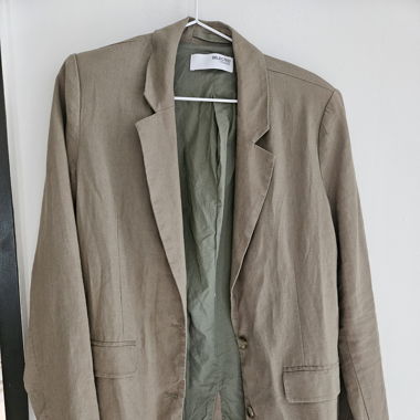 Relaxed fit linen blazer