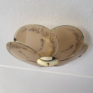 Deckenleuchte mit floralen Glas-Schirmen