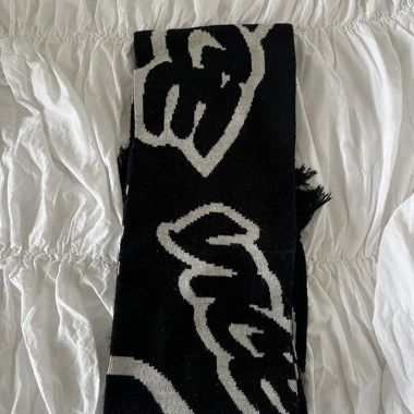 Black and white scarf
