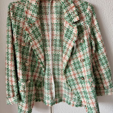 Stylish short blazer