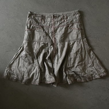 Grauer NILE Rock