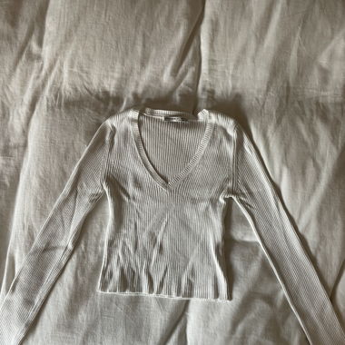Pull&Bear bianco manica lunga con scollo a V