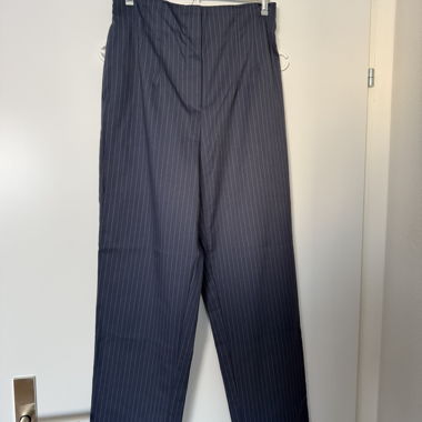 Pantalons à fines rayures