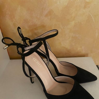 Black heels bebo