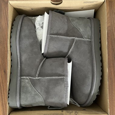 UGG – Nuovo, 41 EU, Confezione Originale