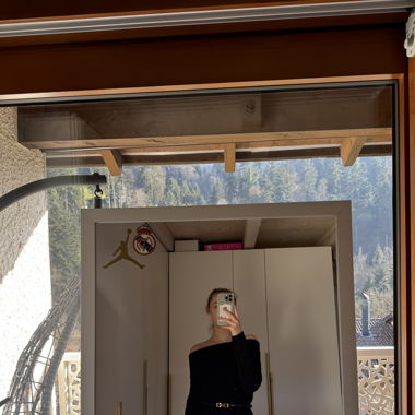 schulterfreies Strickkleid, schwarz (ohne Gürtel)