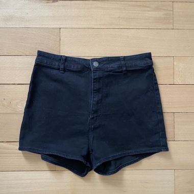 Schwarze Shorts