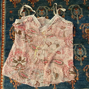 schönes Spitzen-Top mit Paisley-Muster