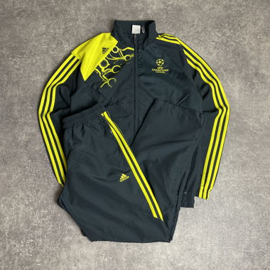 Tuta vintage baggy della Champions League Adidas