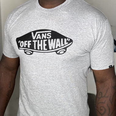 Le T-shirt Vans qui Éveille les Esprits NC NC