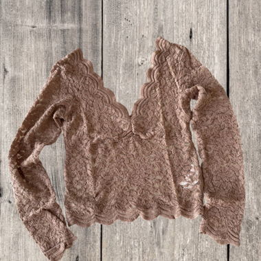 Top in pizzo marrone 