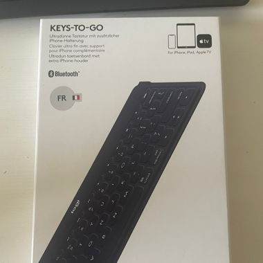  Clavier Logitech Bluetooth ultra-fin neuf 