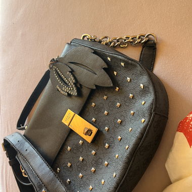 Guess Umhängetasche schwarz (Originalpreis 150.-)