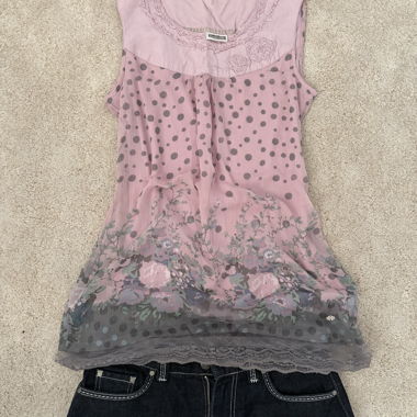 Haut Street One rose y2k