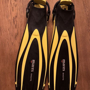 Mares Excite Diving Fins