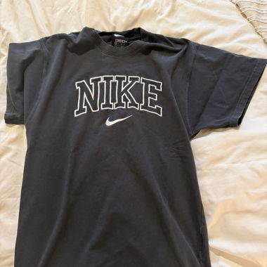 T-shirt Nike nero loose fit