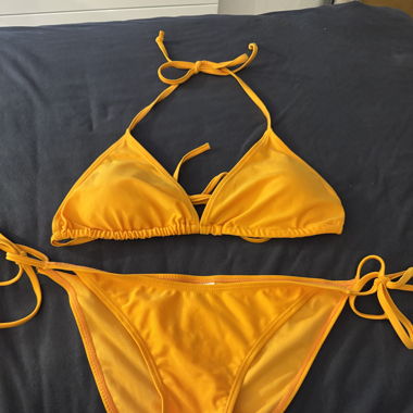 Urban Classics Triangel Bikini in Hellorange