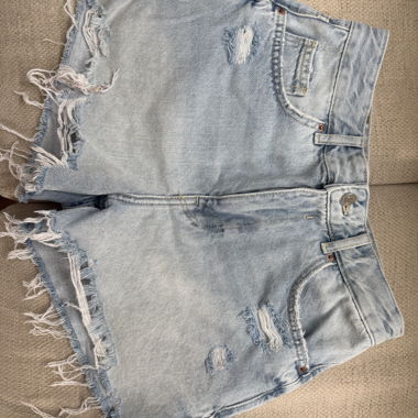 Bershka High-Waist-Jeansshorts