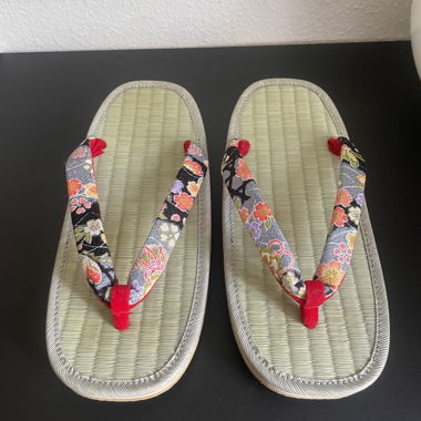 Japanische Sandalen