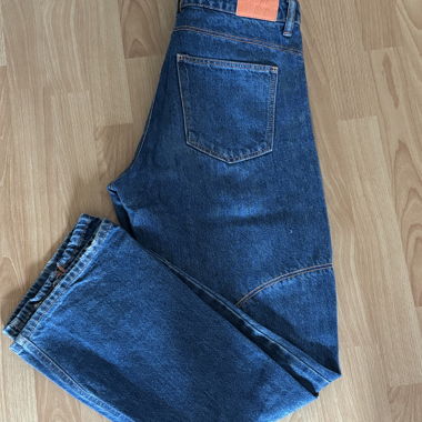 Jeans with zipper