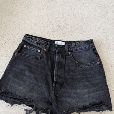 Schwarze Jeansshorts/ Shorts