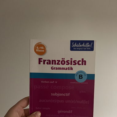 French "Help Book"