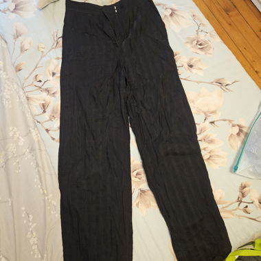 Pantaloni neri a gamba larga
