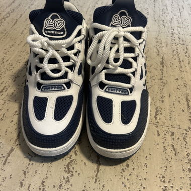 Lv skates