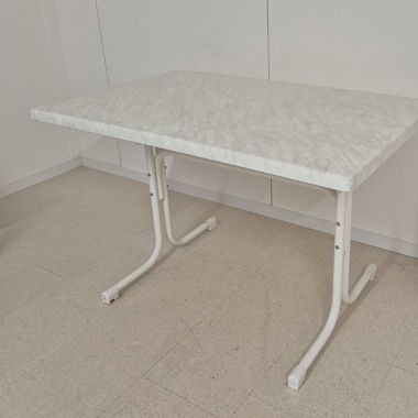 WEISSER KLAPPTISCH MASSE: ca. 70 x 110cm Höhe 70cm