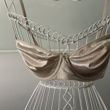 Beiger Satin-BH - Olga