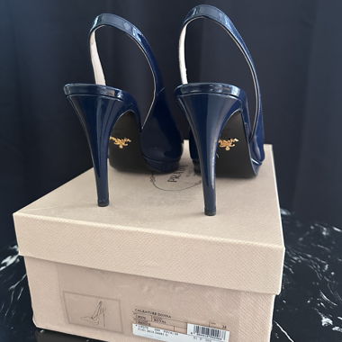 Prada Pumps, zeitlos & elegant, Gr. 38, navy, blau