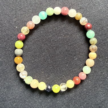Bracciale di perline colorate