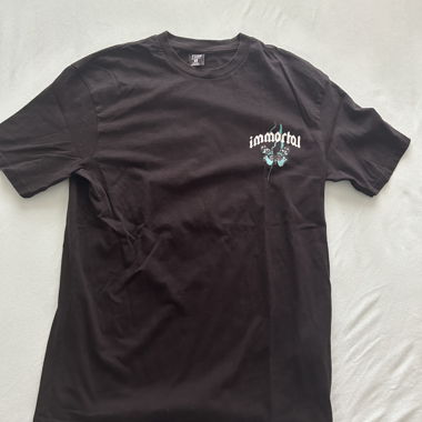 Schwarzes T-Shirt mit Schmetterlingsprint