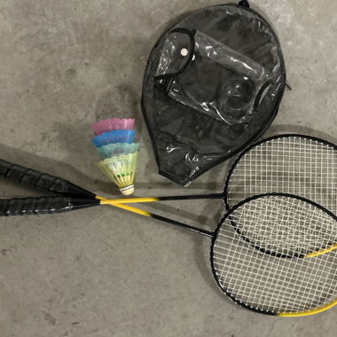 Badminton-Set mit zwei Schlaegern