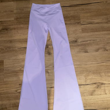 V Gym / Yoga Pants in lavender