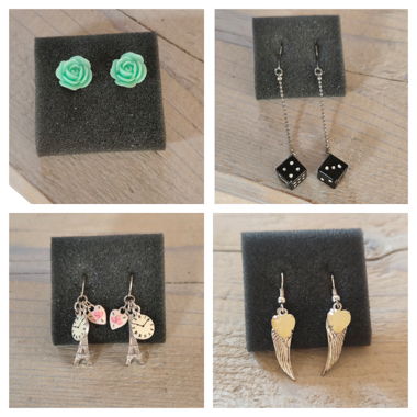 4 pairs of earrings