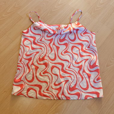 Top rosso e bianco con spalline sottili (spaghetti)